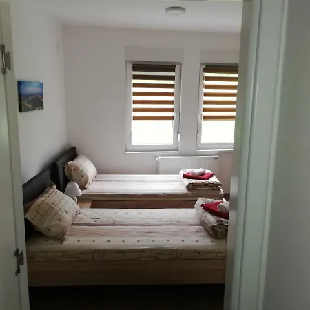 Tijana アパート *